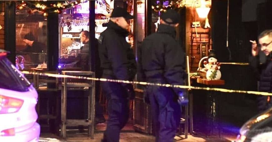 Nakon pucnjave i ranjavanja u kafiću: Sarajevska policija raspisala potragu za muškarcem koji je sinoć ranio dva mladića na Džidžikovcu