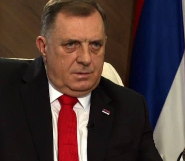 Milorad Dodik se obrušio na Denisa Bećirovića i Željka Komšića, iznio je veoma teške…