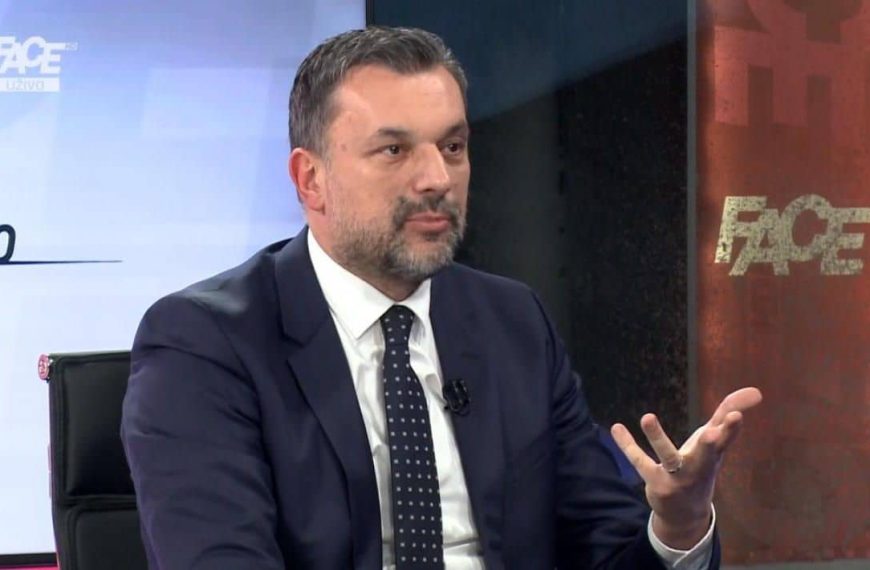 Elmedin Konaković burno reagovao: Za jadni režim Srbije Severina i Selma Bajrami su nacionalna prijetnja, a istina o Srebrenici noćna mora