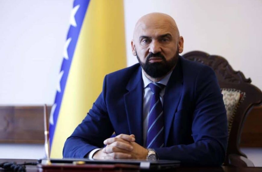 Ramo Isak uputio jasnu poruku Srbima u BiH uoči presude Dodiku: Okrenite se oko sebe i pogledajte
