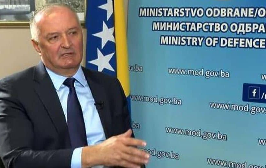Ministar odbrane BiH Zukan Helez veoma ozbiljno i oštro zaprijetio: “Ukoliko Dodik krene vraćamo stari ustav, to je kraj RS-a i nikad više neće biti uspostavljena”