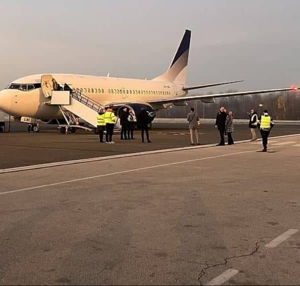 Loša popunjenost aviona u Tuzli, obustavljena prodaja karata zbog problema u sistemu, direktor aerodroma se oglasio