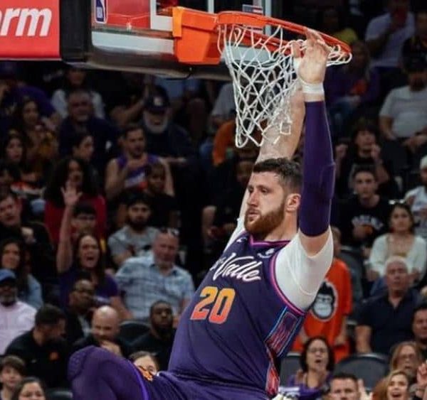 Jusuf Nurkić uništio Davisa i Lakerse, pa sve začinio blokadom…