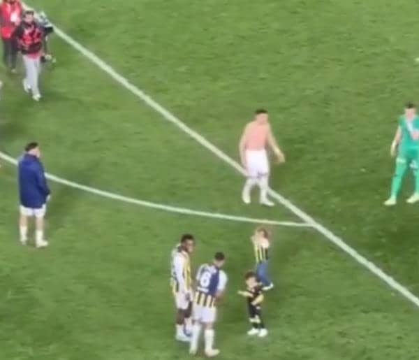 Zanimljiva scena: Pogledajte snimak i reakciju Dušana Tadića kad je…