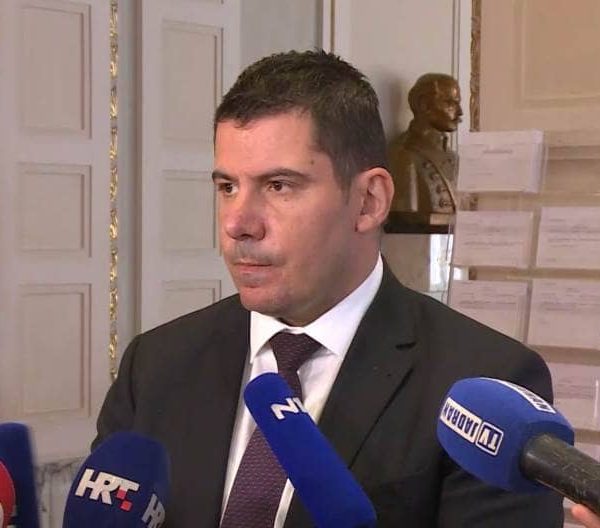 Kandidat za premijera Hrvatske: “”Upozorenje” Bošnjacima, Komšića proglasiti personom non…
