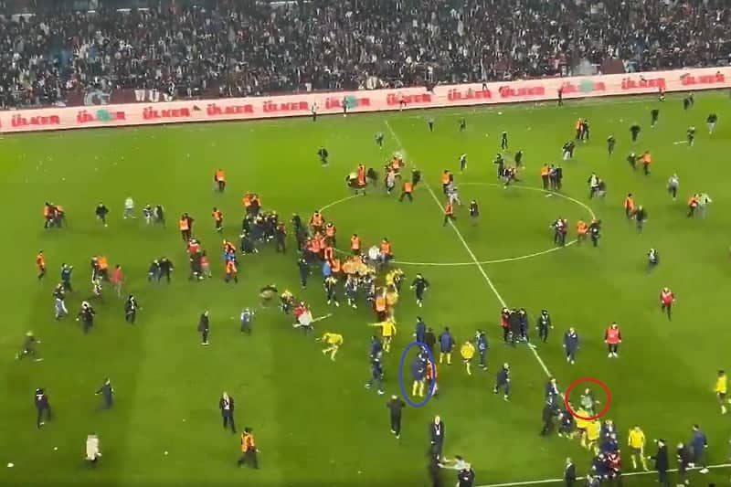 Detalji obračuna navijača i igrača u Turskoj: Livaković udaren šakom u glavu, Džeko je uspio pobjeći