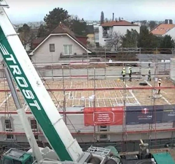 Pogledajte video: Bosanska kompanija oduševila Austrijance, za samo 30 sati su napravili stambenu zgradu!