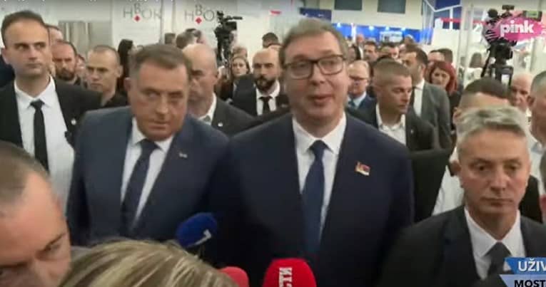 Pojavio se vrlo skandalozan snimak: Pogledajte kako Vučić i Dodik šetajuću BiH vrijeđaju novinarku