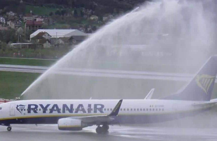 Odlične vijesti za bh. dijasporu! Avion Ryanaira sletio u Sarajevo, kreću direktni letovi prema pet destinacija