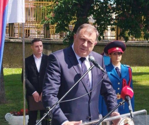 Vrlo “zapaljiv” govor Milorada Dodika, besramno provocira Amerikance i Nijemce te negira genocid u Srebrenici