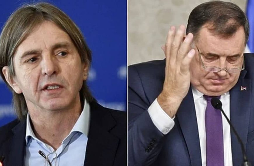 Milorad Dodik na društvenim mrežama izvrijeđao Predraga Kojovića u isto vrijeme dok zajedno sjede na sastanku