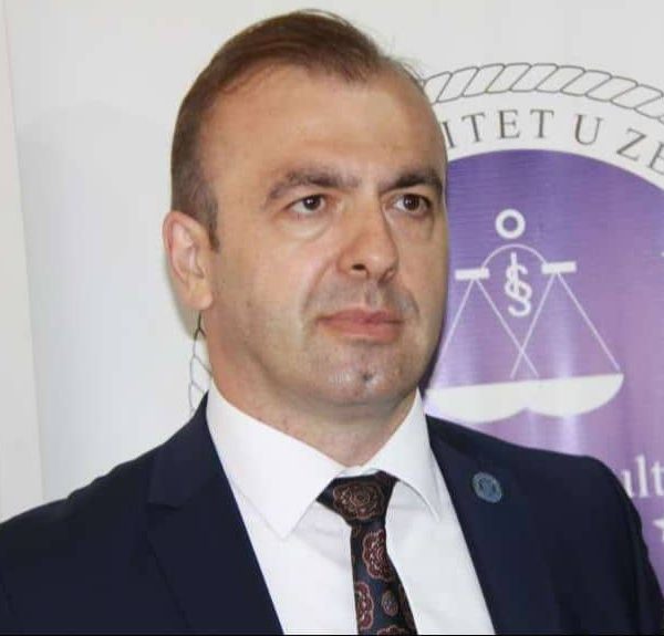 Dekan Fakulteta političkih nauka u Sarajevu Sead Turčalo: “Zastrašujuće je kada Dodik kaže da ne želi da diše vazduh s…