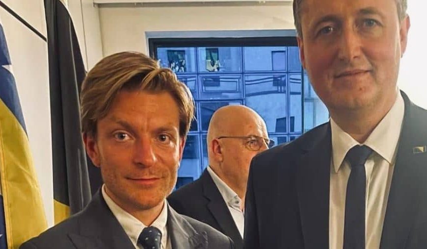 Kakve poruke iz Nizozemske nakon usvajanja Rezolucije o Srebrenici, Pervan: “Historijski trenutak za Bosnu i Hercegovinu!”