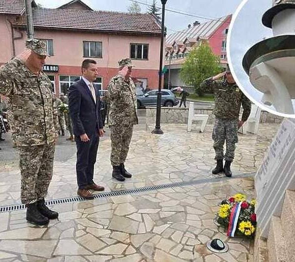 Skandalozno: Zamjenik ministra odbrane i načelnik generalštaba Oružanih snaga BiH odali počast zločincu Mladiću…