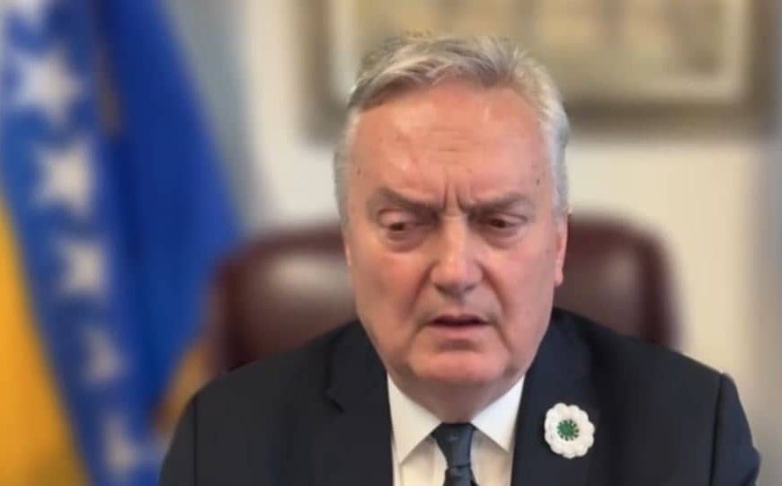 Zlatko Lagumdžija otvoreno o Rezoluciji o genocidu u Srebrenici: “Aleksandar Vučić je uspio da mobilizira veliku energiju. Žao mi je što je igrao za pogrešnu stranu”