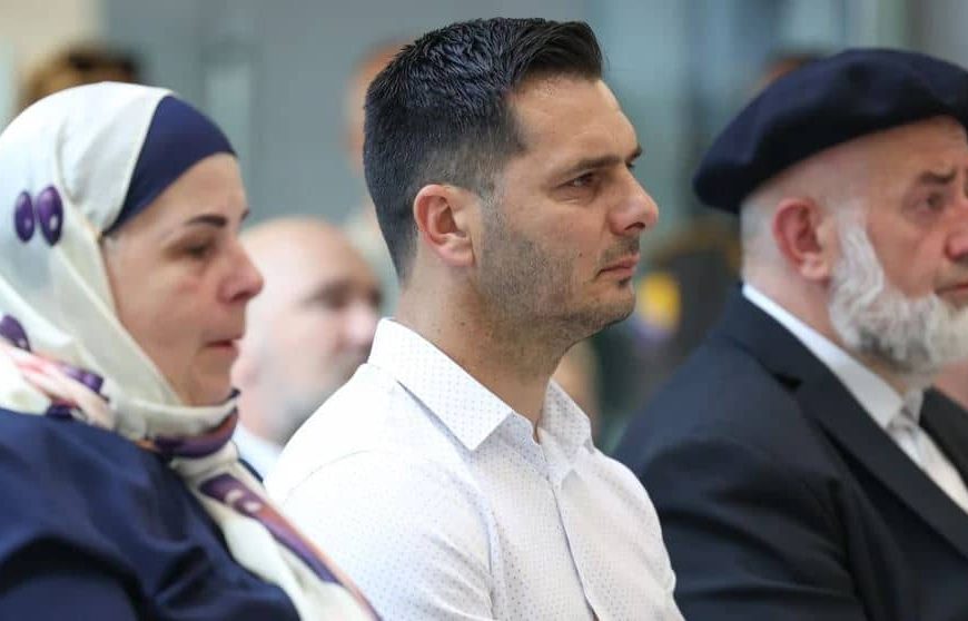 Potreseni Emir Spahić nije mogao sakriti suze, u Sarajevu je održana komemoracija Elvedinu Begiću