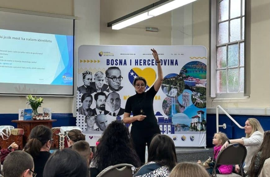 Bosanci u Velikoj Britaniji oduševljavaju: Magistrica bosanskog jezika Amela Isanović fascinirala prisutne