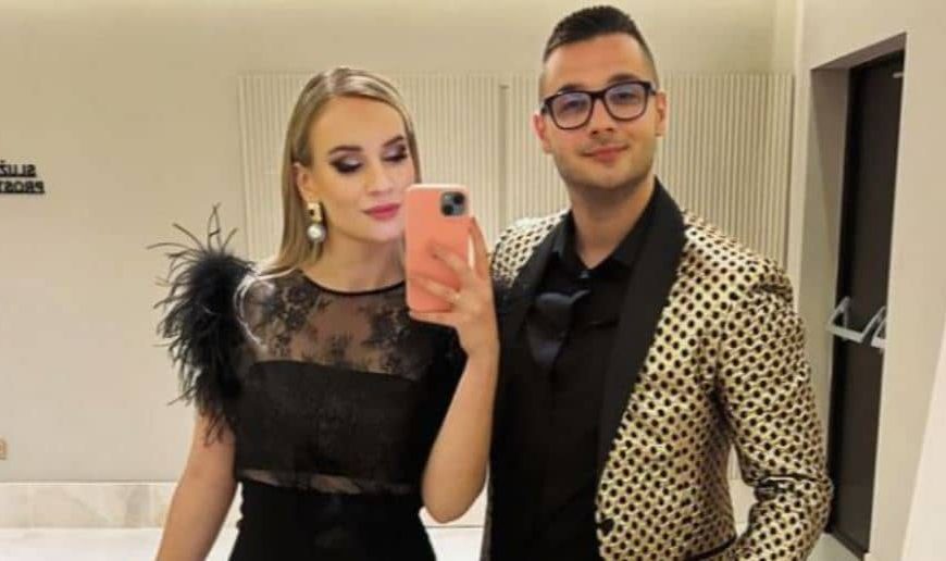 Muž pobjednice Zvezda Granda Šejle Zonić prije takmičenja…