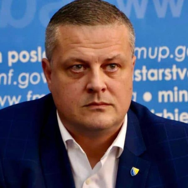 Vojin Mijatović: “Vidimo sinoć bez problema iftar SDA-ovaca i SNSD-ovaca,…