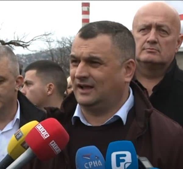 Zastupnik NSRS kaže da ga je policija legitimisala pred Sudom…