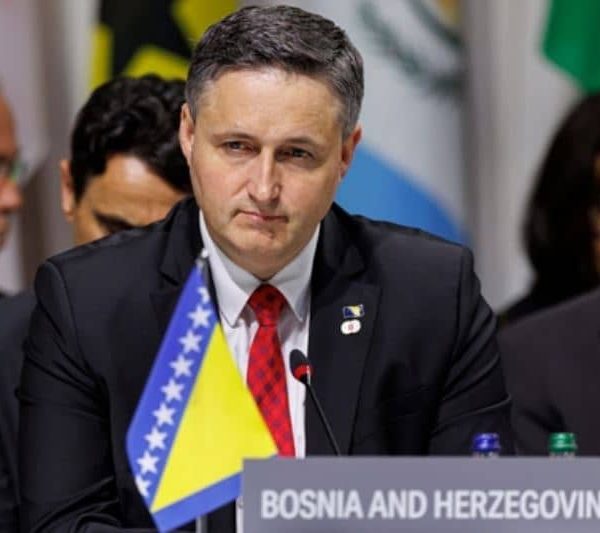 Bećirović s američkim zvaničnicima: Senatori i kongresmen dijele zabrinutost za…