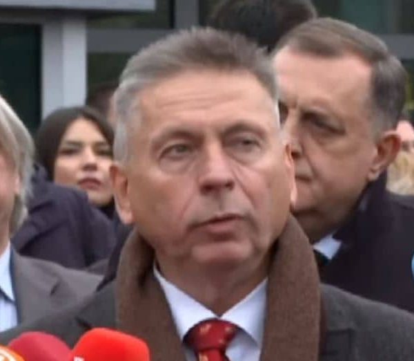 Advokat Bubić spominjao i Aliju Izetbegovića na ročištu: “Schmidt je…