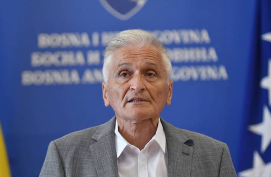 Nikola Špirić se javio iz Parlamenta BiH: “To je nečuveno i to se nikada nigdje nije dešavalo. Ademović je pokušao da vodi sjednicu kao prvi zamjenik predsjedavajućeg”