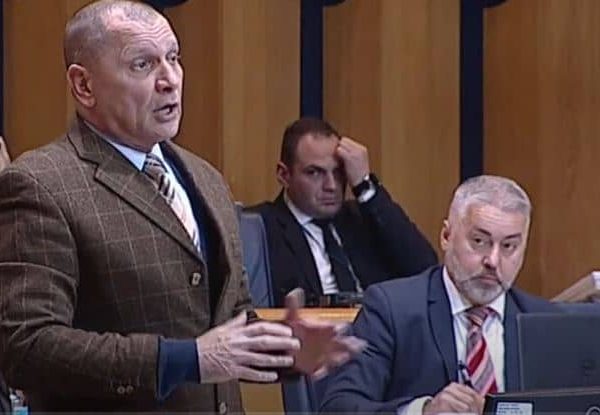 Pogledajte Miletića u Parlamentu BiH, u lice Ademoviću, Čoviću i…