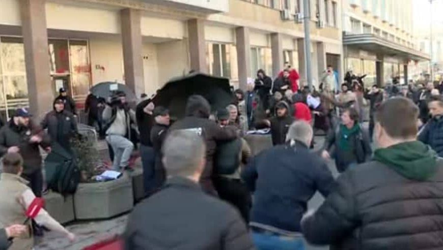Dok se Vučić bavi Bosnom i Hercegovinom, pogledajte…