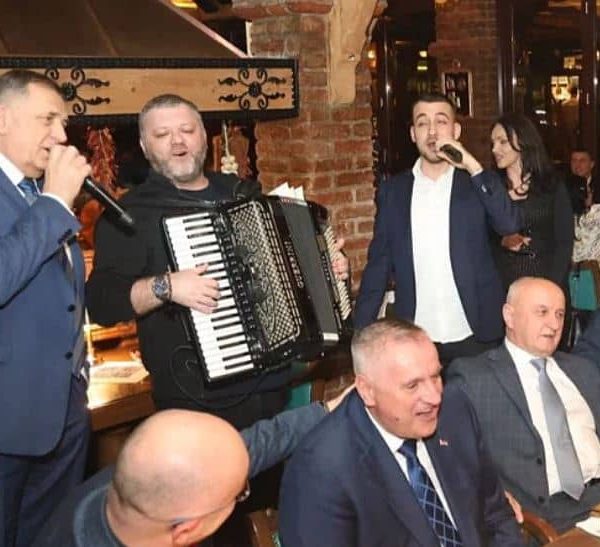 Udara na državu i onda… Evo šta radi Dodik dok…