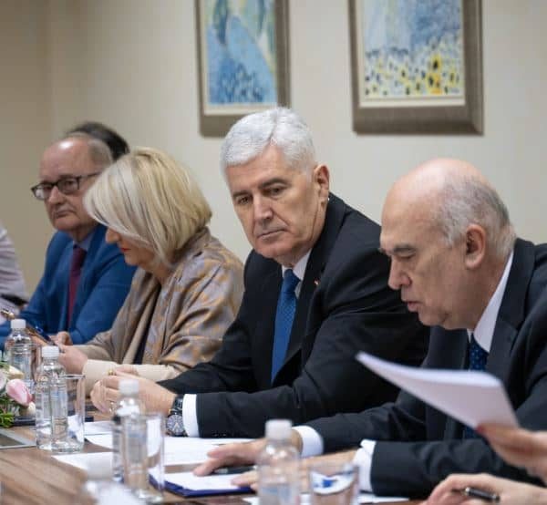 Predsjedništvo HNS-a o uzavreloj političkoj situaciji u BiH: “Nasuprot politikama…
