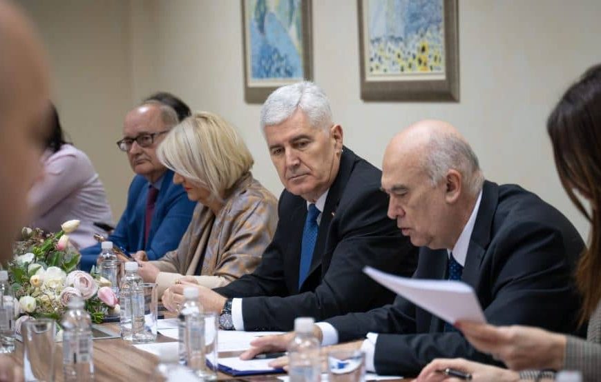 Predsjedništvo HNS-a o uzavreloj političkoj situaciji u BiH: “Nasuprot politikama separatizma i unitarizma, hrvatski dužnosnici će nastaviti raditi na zaštiti ustavnih principa i provođenju proevropske politike”