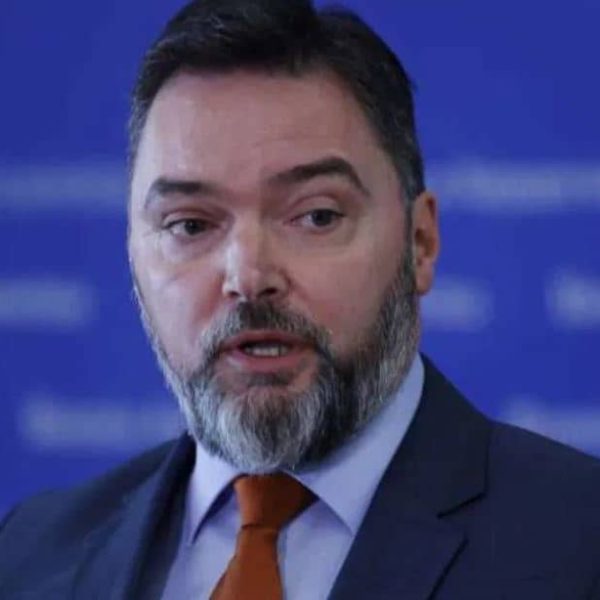 Košarac pobijesnio nakon inicijative da se Vukanović postavi na mjesto…