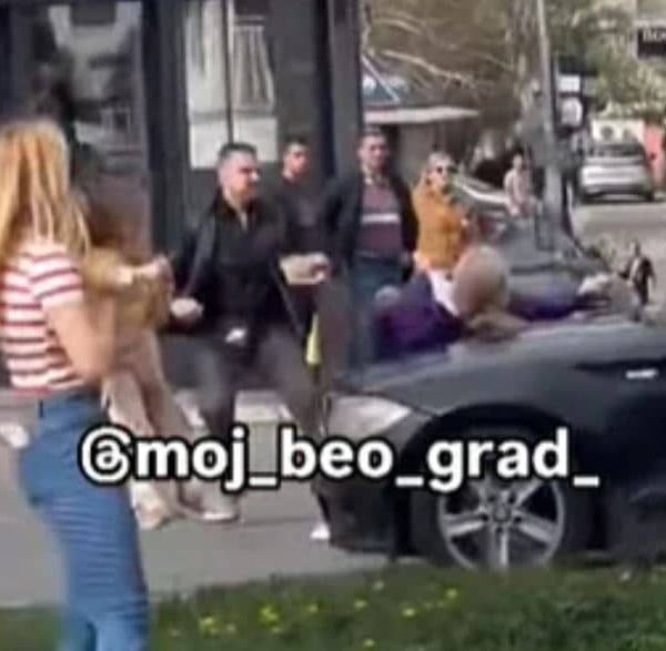 Užas u Beogradu: Vozač uhapšen, automobilom se zabio u masu koja je krenula na proteste, ima povrijeđenih