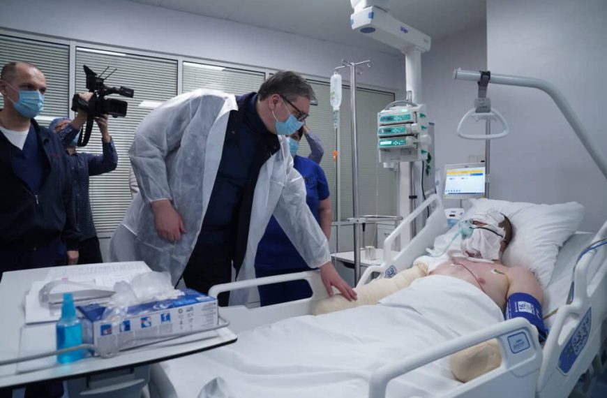 Hirurg šokiran postupkom Aleksandra Vučića, javno se odrekao kolega koje su ga pustile