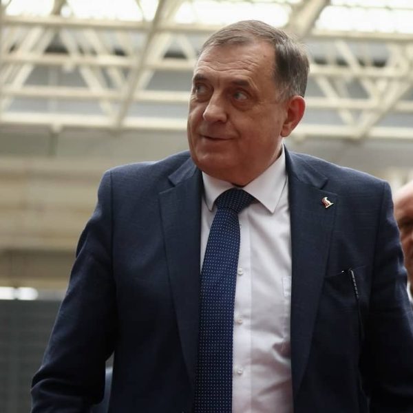 Dodik došao na samo kilometar zračne linije od sjedišta SIPA-e