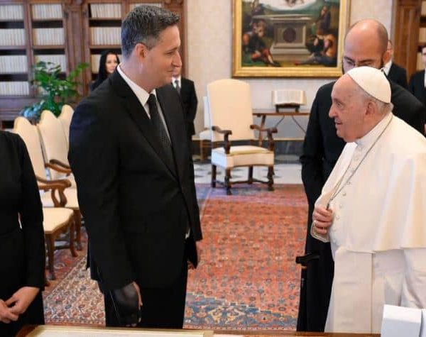 Bećirović nakon smrti pape Franje otkrio: “Rekao mi je da…