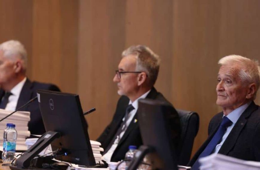 Haos u Parlamentu BiH, bruka i sramota Špirića: Osam delegata napustilo sjednicu!