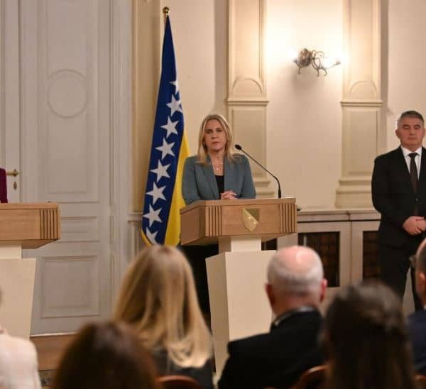 Hrvatski mediji: Članovi Predsjedništva BiH posvađali se pred šeficom EU…