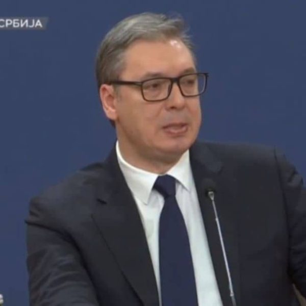 Pogledajte neugodan snimak: Vučić se iznervirao i prekinuo obraćanje, čudna…