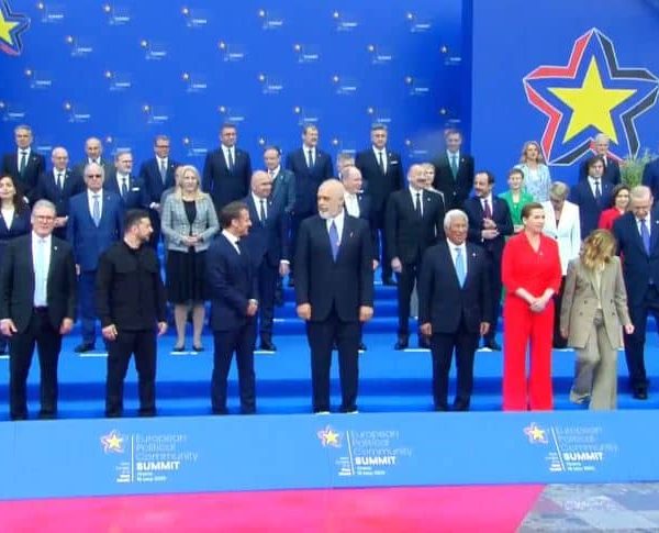 Cvijanović u sredinu, a Vučić u ćošak: Da li su i Evropa i Rusija…