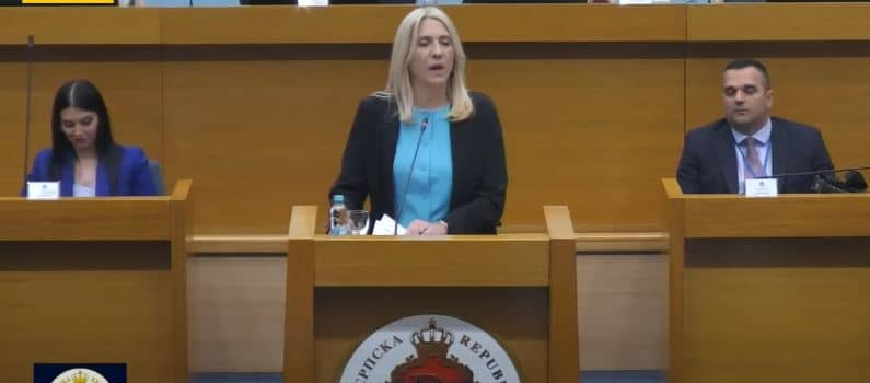 Gledajte UŽIVO vanrednu sjednicu NSRS o vetu Željke Cvijanović