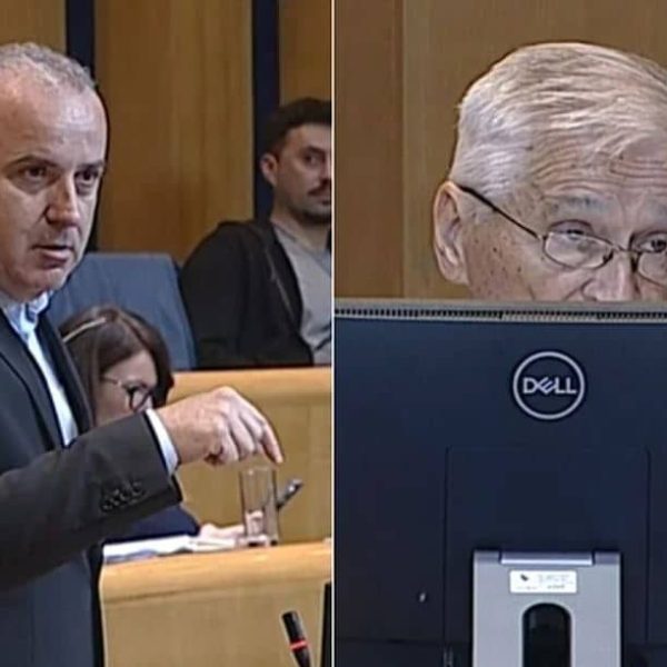 “Frcale iskre” između Đonlagića i Špirića u Parlamentu BiH: “Zbog vas će biti napisano djelo ‘Nikolica sa stolicom'”