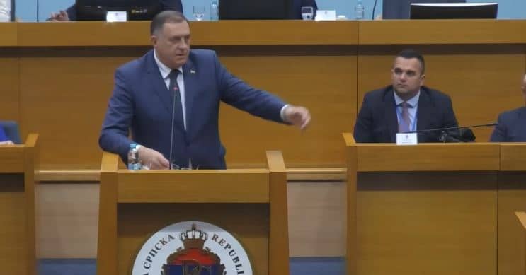 Dodik se obrušio u NSRS: “Bošnjački član Predsjedništva govori o oružanim formacijama i sukobima. Ova Narodna skupština ocjenu odbacuje bilo kakvu ocjenu da je riječ o bezbjednosnoj krizi”