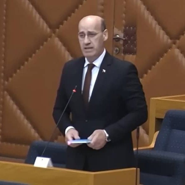 Ramiz Salkić odgovorio Miloradu Dodiku u NSRS: “Svjestan je kad…