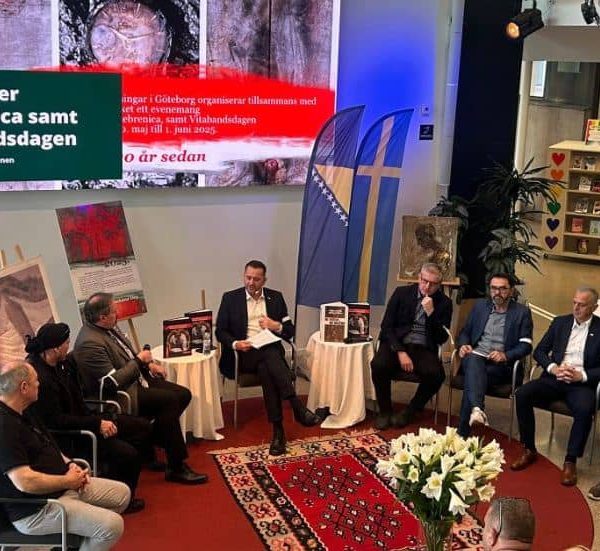 Bh. dijaspora ne zaboravlja, trideset godina poslije: Srebrenica, bijele trake i otpor zaboravu