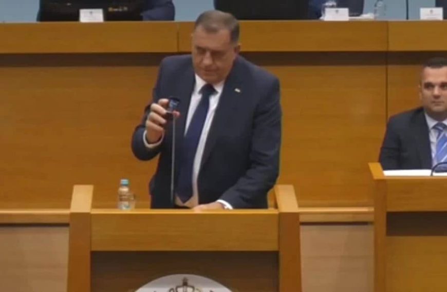 Dodik nazvao pilota usred sjednice NSRS i pustio ga na spikerfon