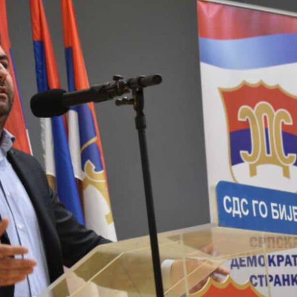 Gradonačelnik Bijeljine iz SDS-a sa znakovitom izjavom o Dodiku: “Čestitat ću mu lično bude…