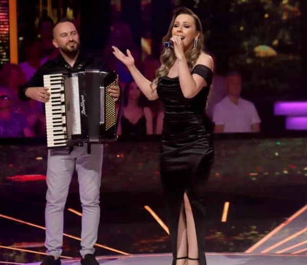 Bosanka sevdalinkama “zakucala” u finalu Zvezda Granda: I njen muž…