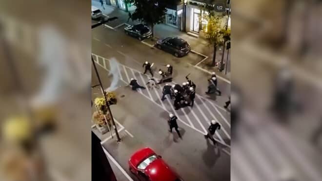 Uznemirujuće scene u Srbiji, pojavio se snimak: Policijska brutalnost šokirala javnost